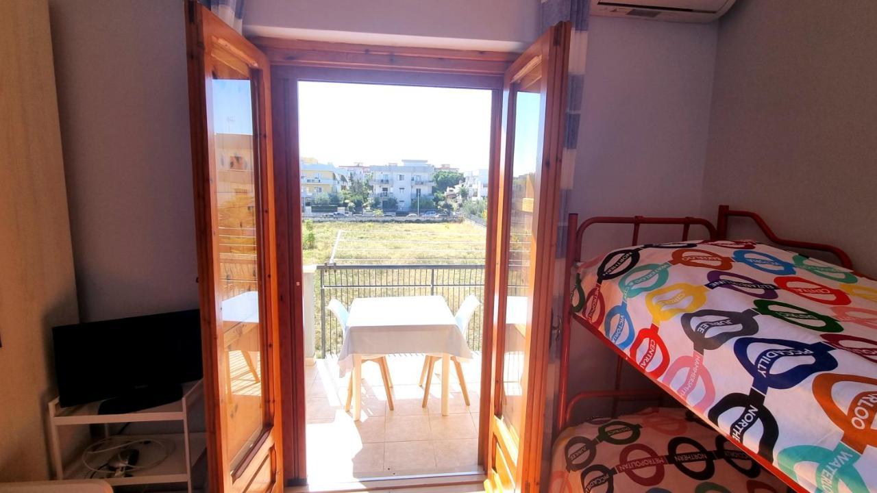 Casa Vacanze Cristoforo Colombo Holiday Trani Exterior foto